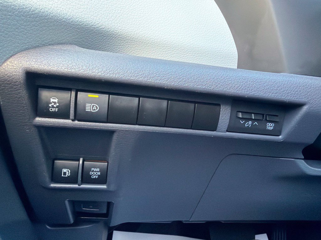 Used 2022 Toyota Sienna XSE AWD/4WD image 27