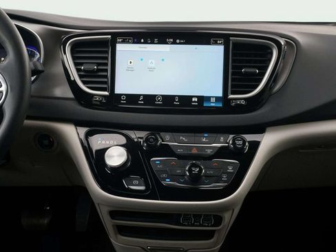 Used 2023 Chrysler Pacifica Touring-L FWD image 24