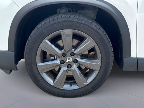 Certified 2025 Honda Pilot Sport image 11