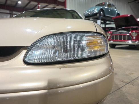 Used 1999 Chevrolet Lumina LTZ w/ Preferred Equipment Group image 36