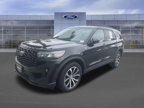 Used 2025 Ford Explorer ST-Line image 9