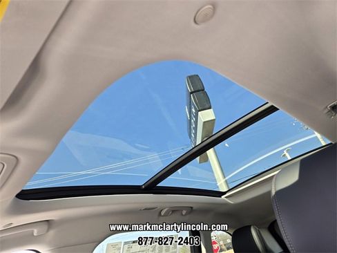 New 2026 Lincoln Nautilus Reserve image 7