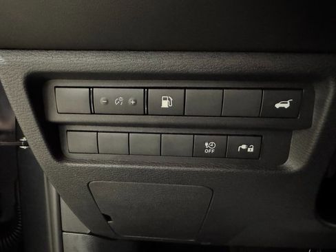 New 2025 Mitsubishi Outlander SE image 9