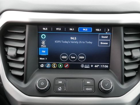 Used 2023 GMC Acadia SLT w/ Preferred Package image 22