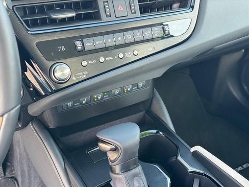 Used 2024 Lexus ES 350 Ultra Luxury w/ Accessory Package (Z1) image 22