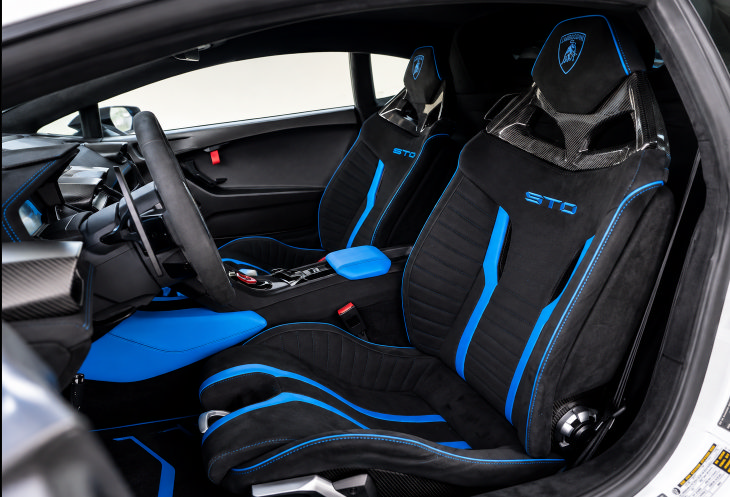 Used 2022 Lamborghini Huracan STO RWD image 2