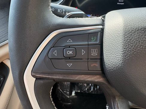 Used 2023 Jeep Grand Cherokee L Limited AWD/4WD image 20