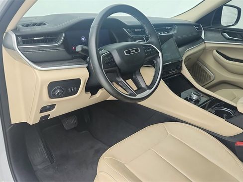 Used 2022 Jeep Grand Cherokee L Limited image 14