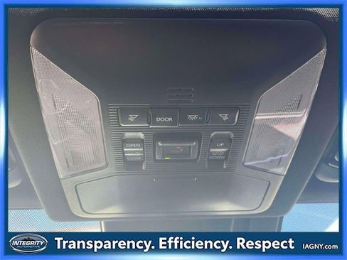 Used 2021 Toyota RAV4 SE image 32