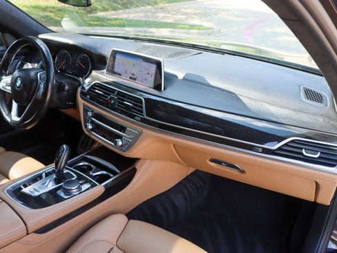 Used 2016 BMW 750i xDrive AWD/4WD image 23