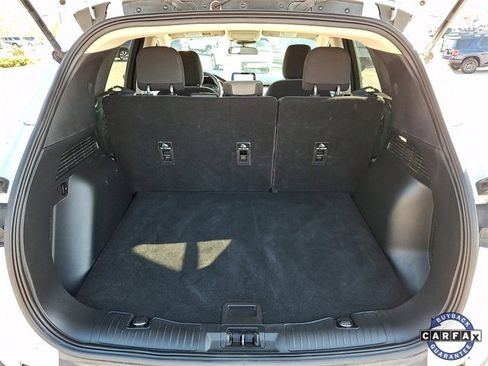 Used 2020 Ford Escape SE image 28