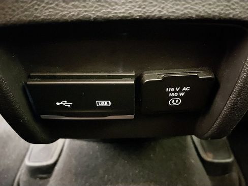 Used 2020 Jeep Cherokee Limited FWD image 25