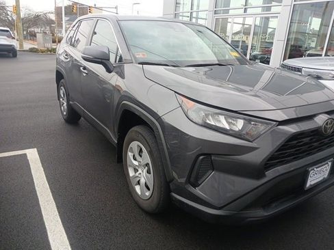 Used 2022 Toyota RAV4 LE image 3