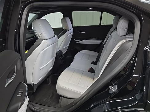 Used 2024 Cadillac XT4 Sport AWD/4WD image 31