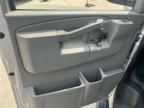 Used 2020 Chevrolet Express 3500 LS RWD image 19