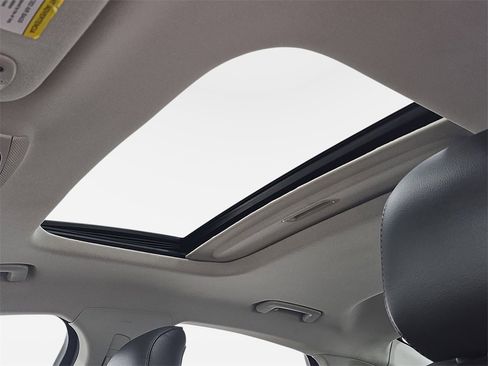 Used 2014 Ford Fusion SE w/ Equipment Group 202A image 29