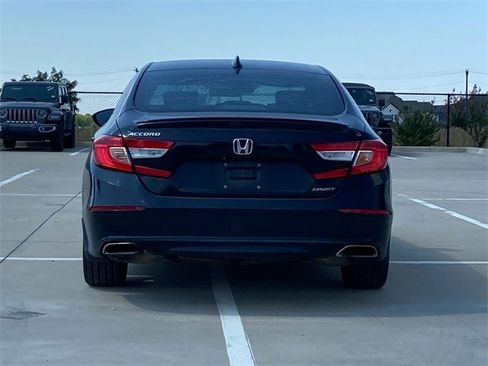 Used 2018 Honda Accord Sport image 6
