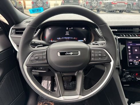 Certified 2025 Jeep Grand Cherokee L Laredo w/ Luxury Tech Group I image 10