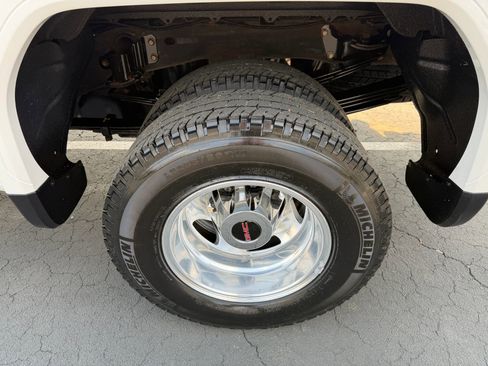 Used 2020 GMC Sierra 3500 Denali w/ Denali Ultimate Package image 13