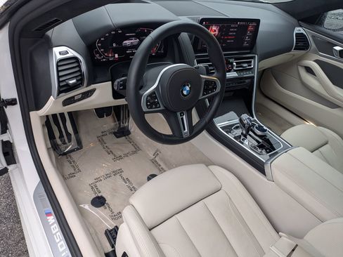 Used 2025 BMW M850i xDrive image 9