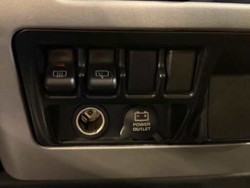 Used 2005 Jeep Wrangler X image 25