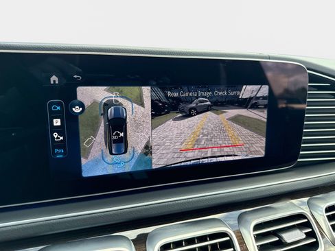 Used 2025 Mercedes-Benz GLS 450 4MATIC image 26