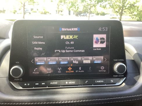 Used 2023 Nissan Rogue S AWD/4WD image 2