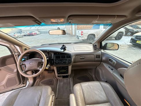 Used 2000 Toyota Sienna XLE image 23