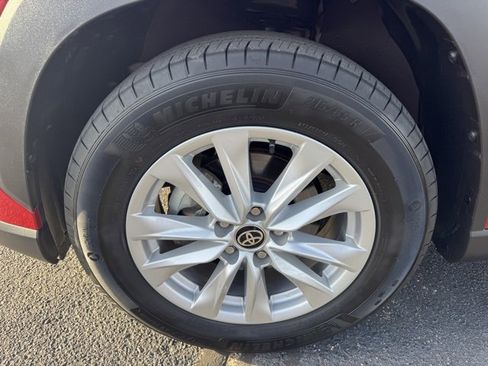 Certified 2024 Toyota Corolla Cross LE image 12