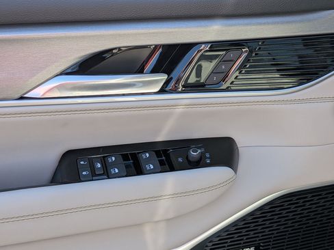 New 2026 Jeep Grand Wagoneer L Limited AWD/4WD image 11