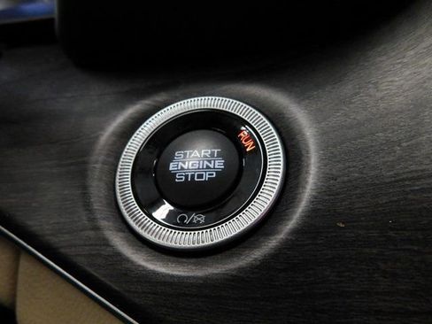 Used 2021 Jeep Grand Cherokee L Limited image 44