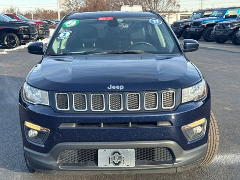 Used 2017 Jeep Compass Latitude w/ Popular Equipment Group image 8