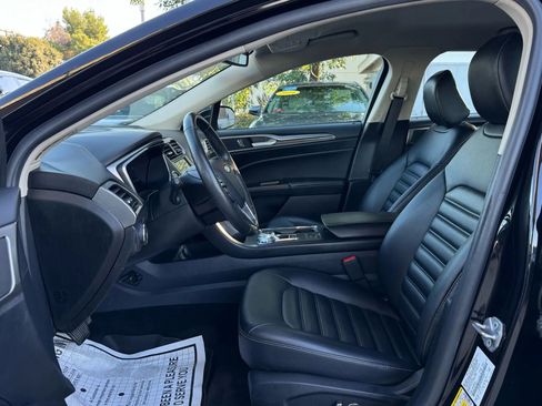 Used 2020 Ford Fusion SEL image 13