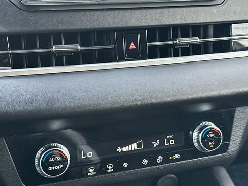 Used 2022 Mitsubishi Outlander ES image 24