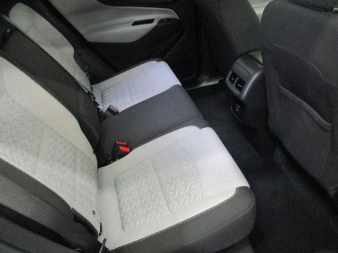 Used 2023 Chevrolet Equinox LT w/ Driver Convenience Package image 11