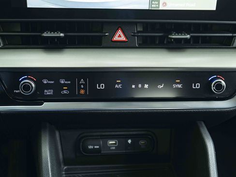 Used 2023 Kia Sportage EX FWD image 34