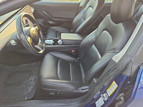 Used 2018 Tesla Model 3 Mid Range image 18