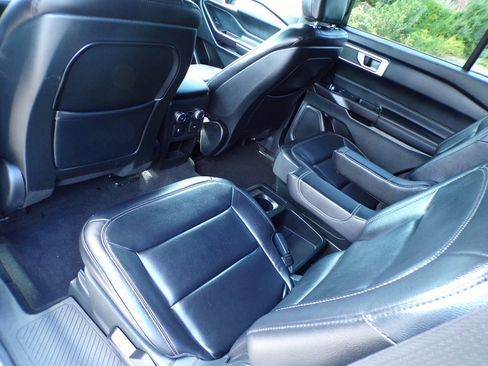 Used 2020 Ford Explorer XLT w/ Equipment Group 202A image 19