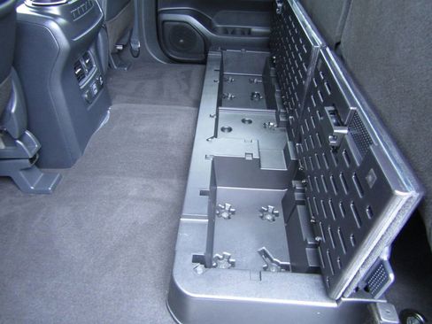 Used 2024 Nissan Titan PRO-4X w/ Pro-4x Utility Package image 31