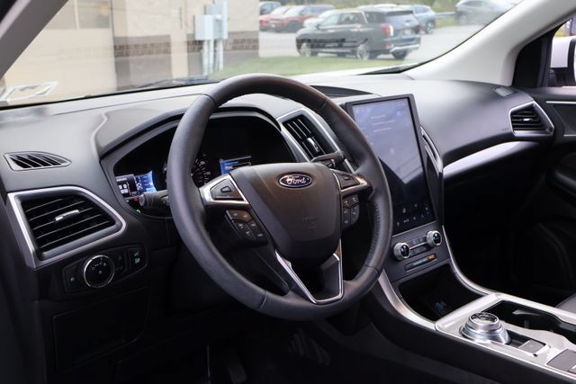 Used 2024 Ford Edge SEL w/ Convenience Package AWD/4WD image 8