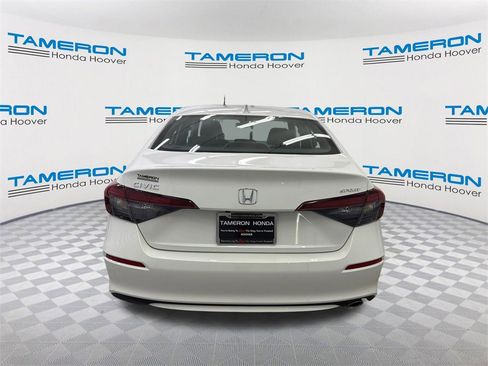 Used 2025 Honda Civic Sport image 4