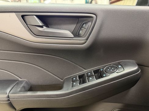 Certified 2025 Ford Escape Active AWD/4WD image 14