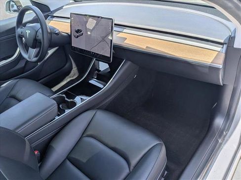 Used 2020 Tesla Model 3 Standard Range Plus RWD image 22
