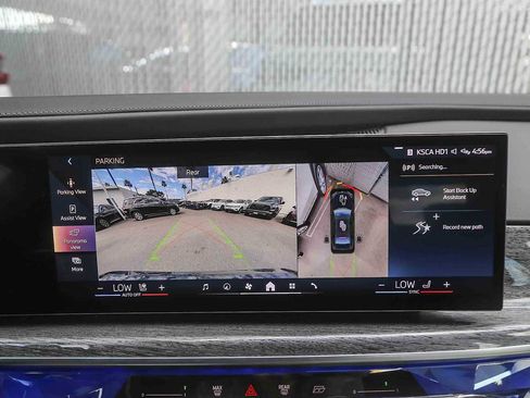 Used 2025 BMW 760i xDrive w/ Luxury Rear Seating Package image 20