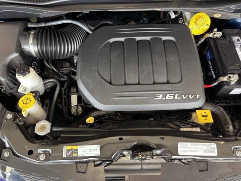 Used 2017 Dodge Grand Caravan SXT FWD image 29