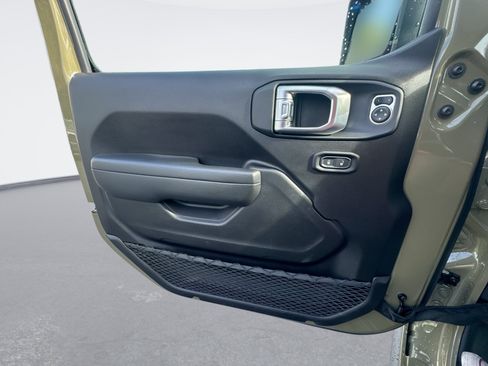 Used 2026 Jeep Wrangler Unlimited Rubicon AWD/4WD image 28