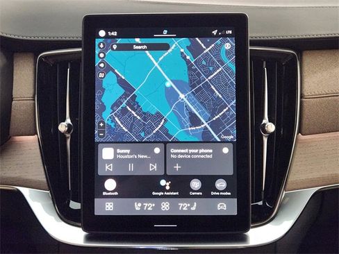 New 2026 Volvo XC90 B6 Plus w/ Protection Package Premier image 17