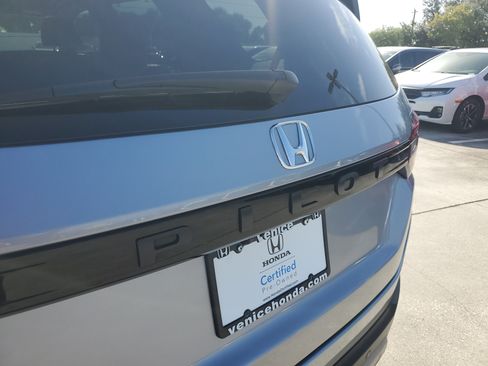 Used 2024 Honda Pilot EX-L image 11
