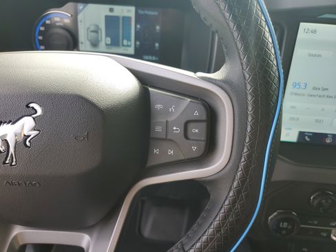 Used 2024 Ford Bronco Black Diamond image 17