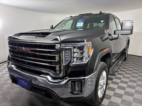 Used 2022 GMC Sierra 3500 SLT w/ SLT Premium Package image 3